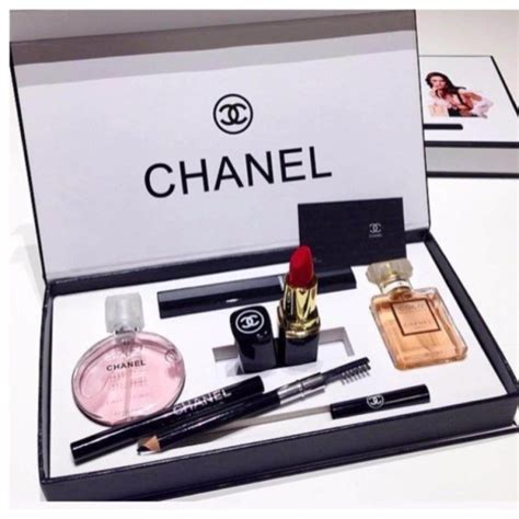 chanel gift packs.